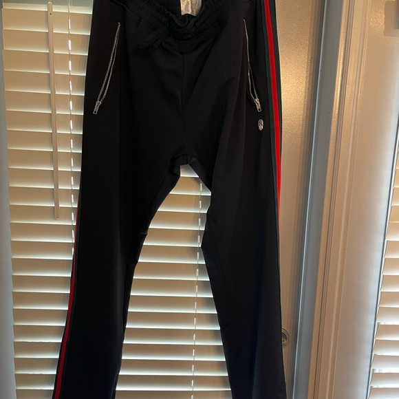 Exclusive - Picture 2 of 2